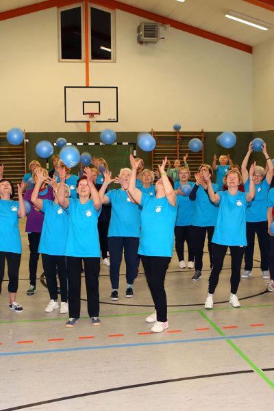 TSG_Luebben_Gymnastik_aufwaerumung_hochkannt